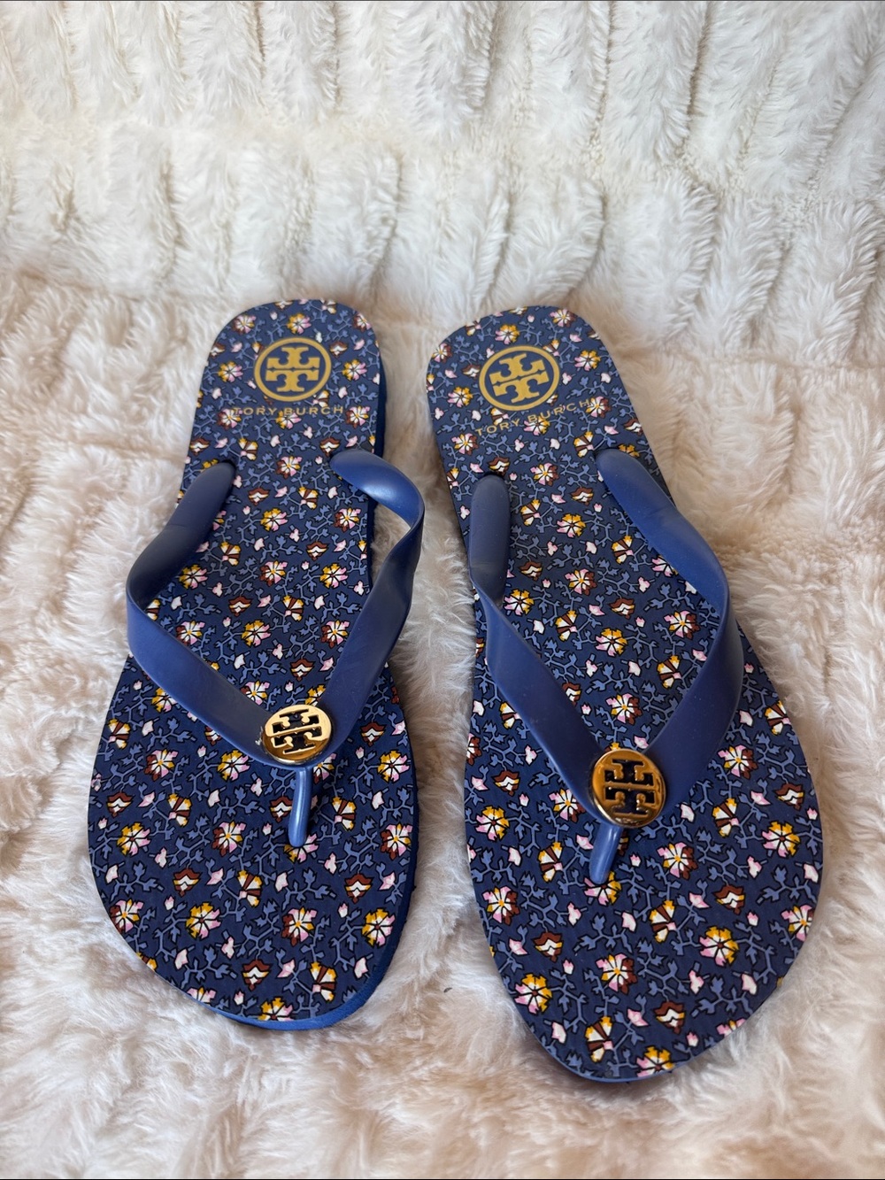 NWOT Tory Burch Navy Floral Logo Flip Flop Sandals with Gold Medallion